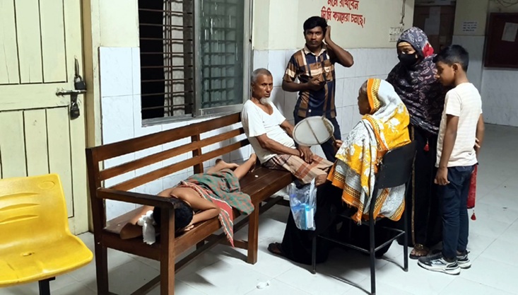 গাংনীতে বেওয়ারিশ কুকুরের কামড়ে শিশুসহ আহত-১৭