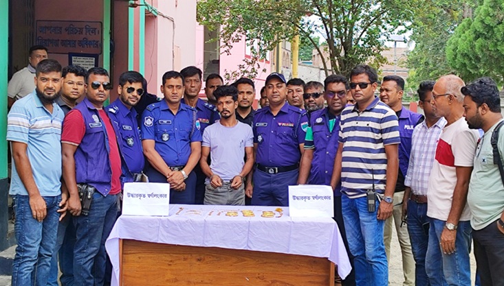 গাংনীতে মাটির নিচ থেকে চুরি হওয়া স্বর্ণালংকার উদ্ধার, গ্রেফতার-১