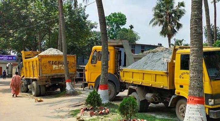 ব্রিজে ওভারলোড চলাচল, বালুর ট্রাক আটক