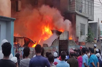 ফতুল্লায় জুটের গোডাউনে ভয়াবহ অগ্নিকান্ড দুই ঘন্টা পর নিন্ত্রনে